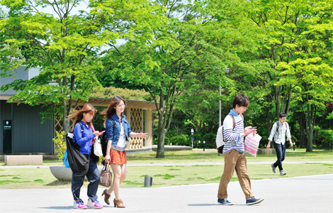 NIHと大学間学術交流協定を締結 (2013.5.9)