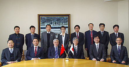 Commemorative Photograph surrounded Vice President Wu and Executive Vice President Hara