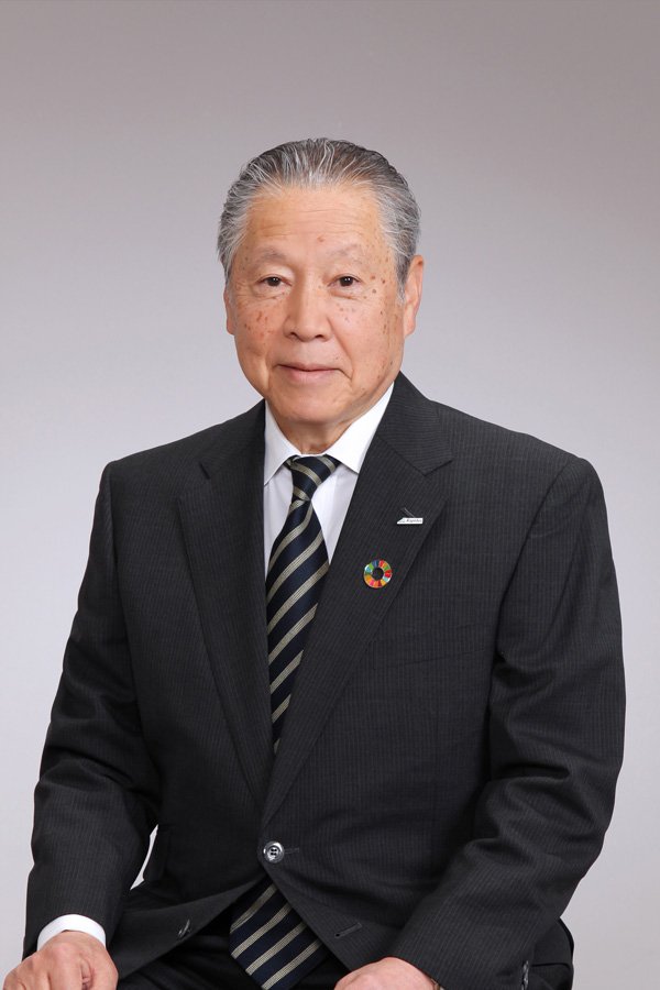 東　哲郎
