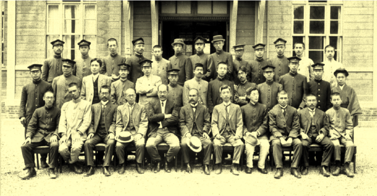 化学科集合写真1914年(中段右側に黒田チカ)